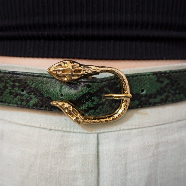 Cadelle Leather, Cairo Belt Bottle Green, Lifestyle shot 1