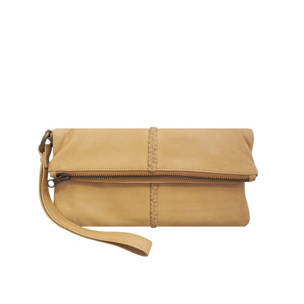 Cadelle Leather, Luna Soft Clutch Camel, product shoot 1